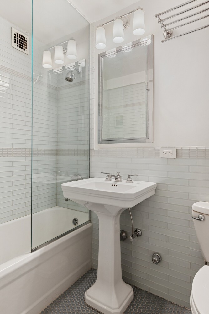 #6 photo, 25 W 54TH Street, マンハッタン Midtown , NY 10019