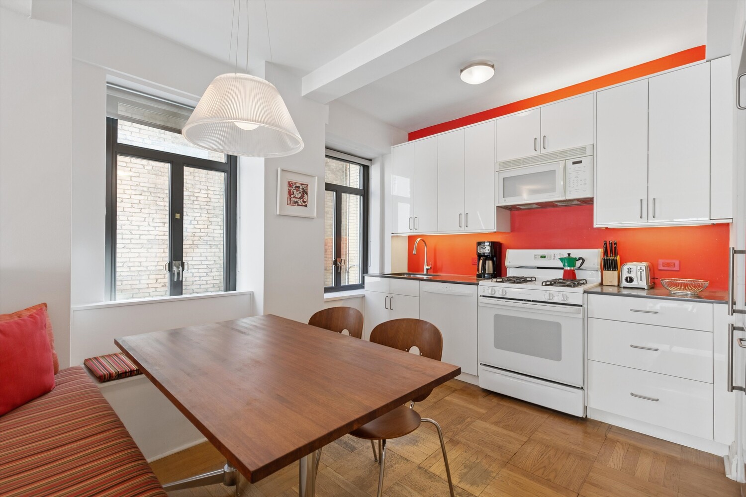 #7 photo, 25 W 54TH Street, マンハッタン Midtown , NY 10019