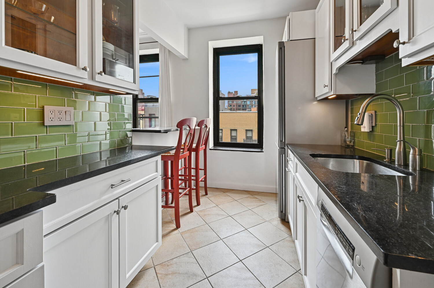 #3 photo, 253 W 16TH Street, Chelsea , NY 10011