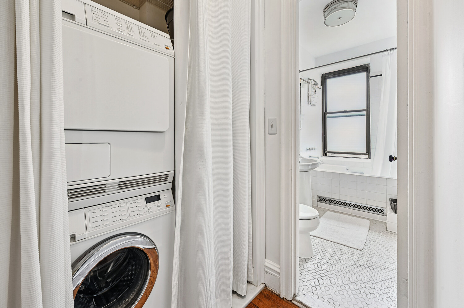 #5 photo, 253 W 16TH Street, Chelsea , NY 10011