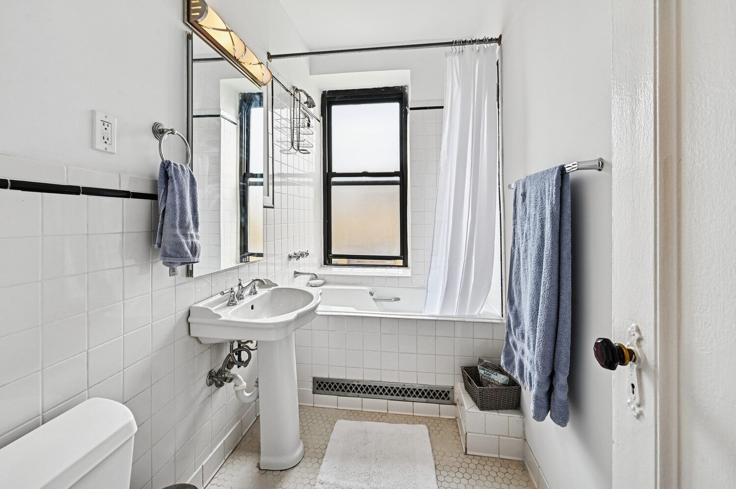 #7 photo, 253 W 16TH Street, Chelsea , NY 10011