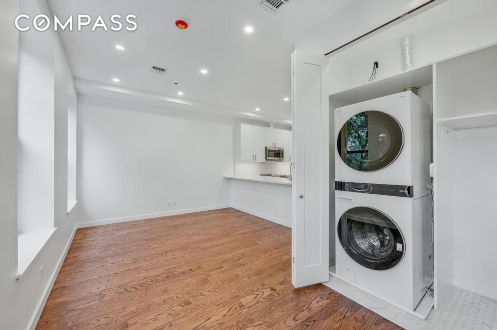 #12 photo, Brooklyn, Columbia Street Waterfront , NY 11231