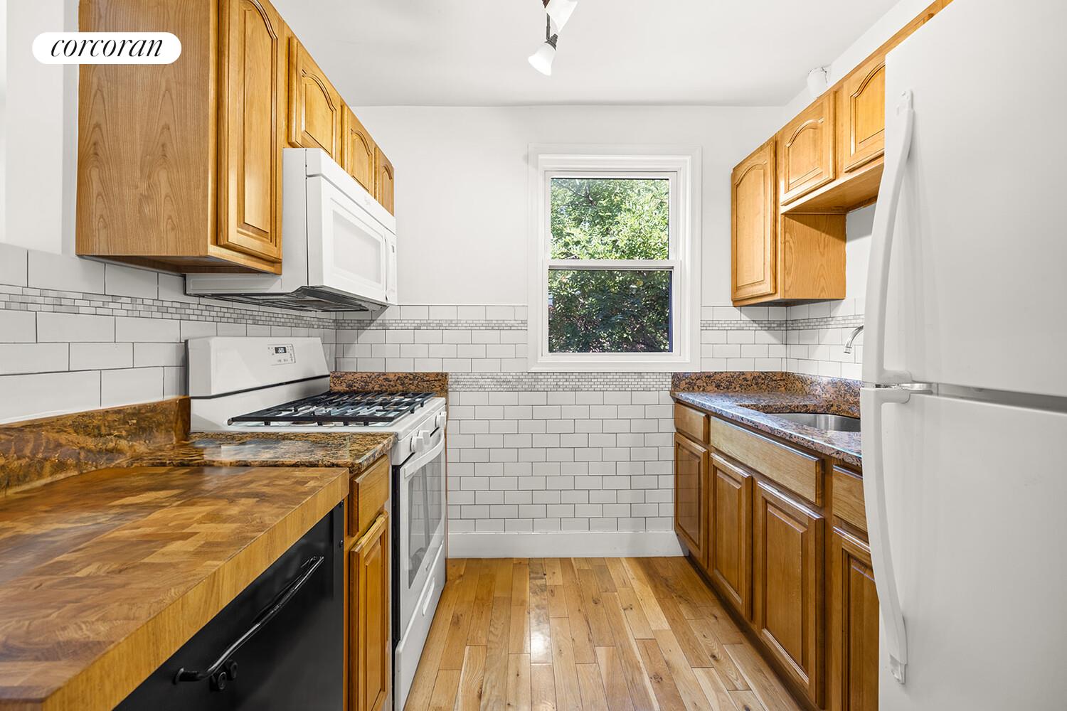 #13 photo, 124 8TH Street, ブルックリン区 Gowanus , NY 11215