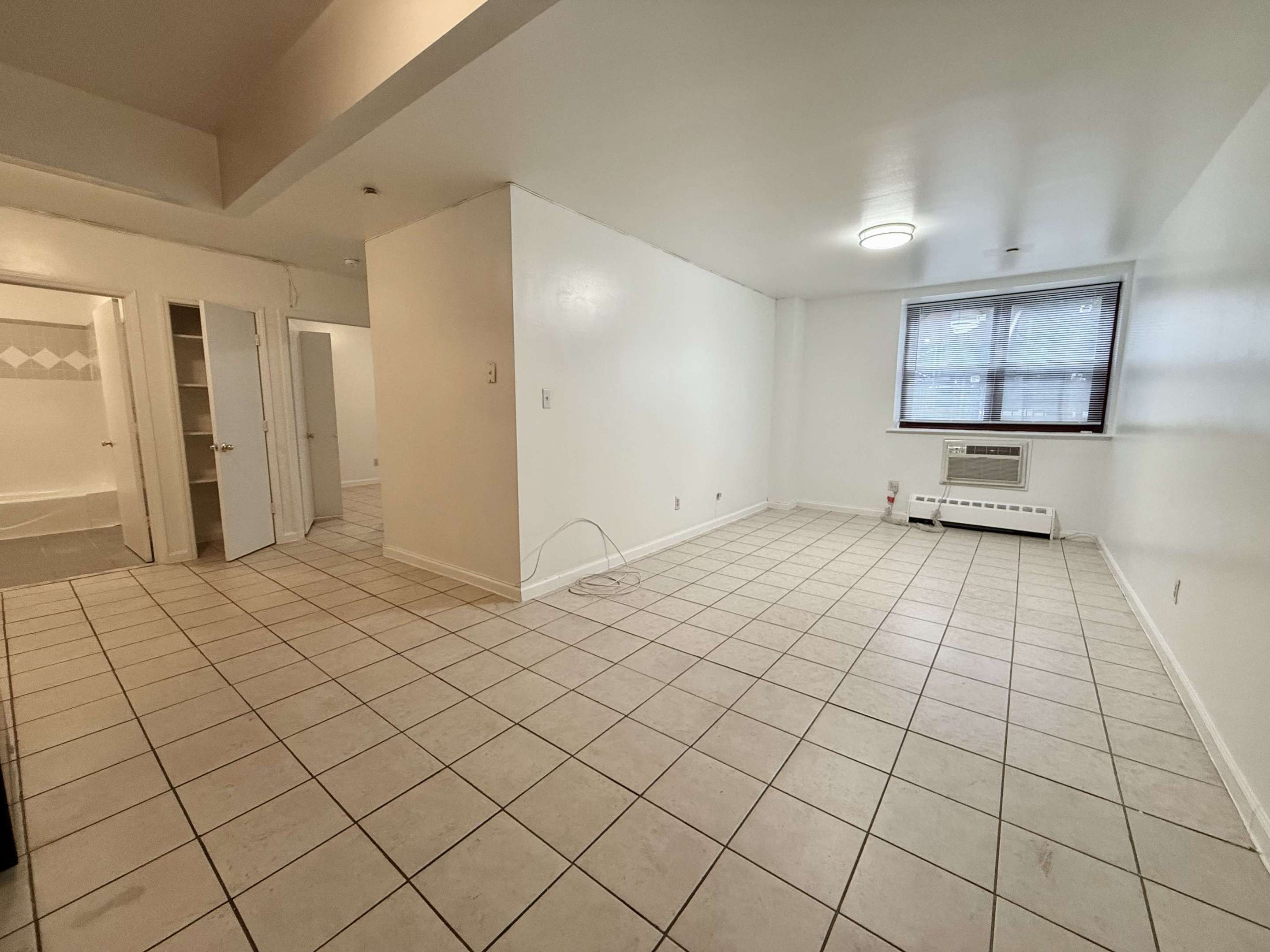 #1 photo, 535 W 51st Street, マンハッタン Hell's Kitchen , NY 10019