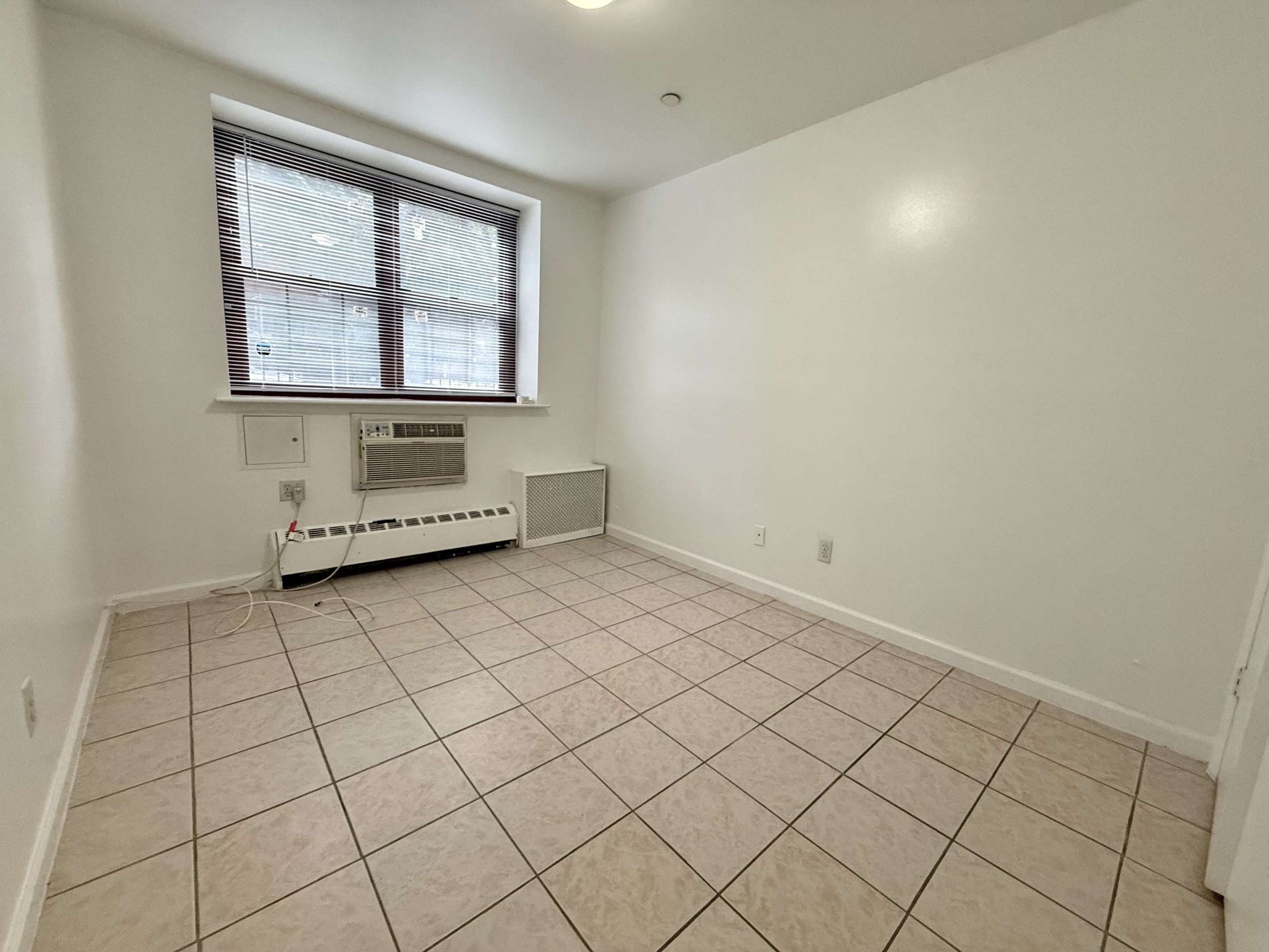 #7 photo, 535 W 51st Street, マンハッタン Hell's Kitchen , NY 10019