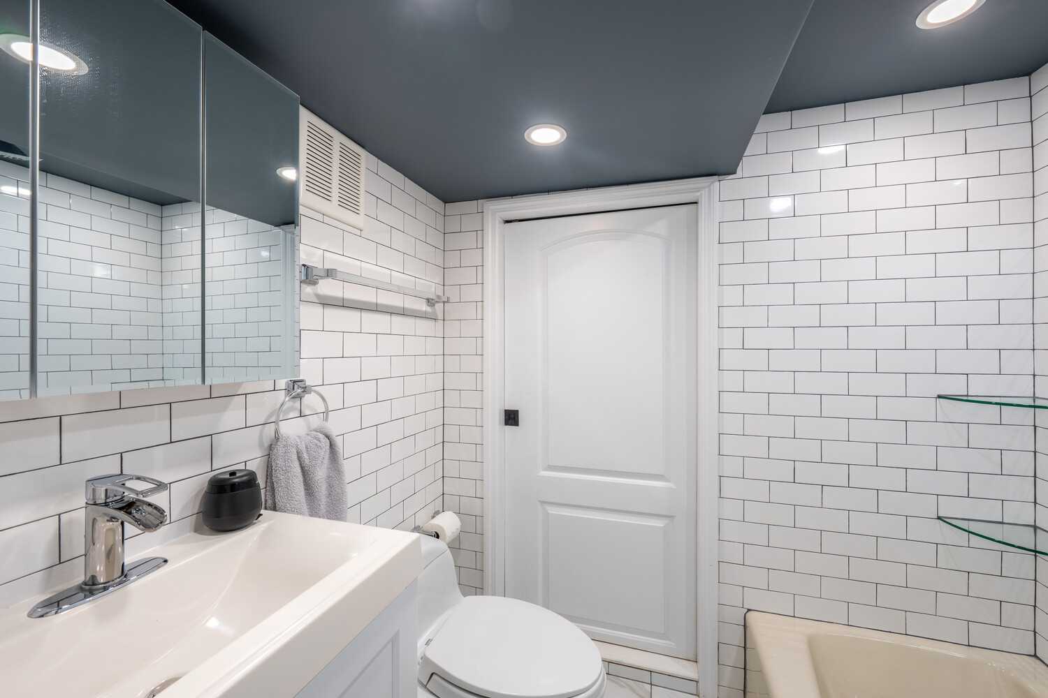 #19 photo, 95 STATION Avenue, New York City , NY 10309