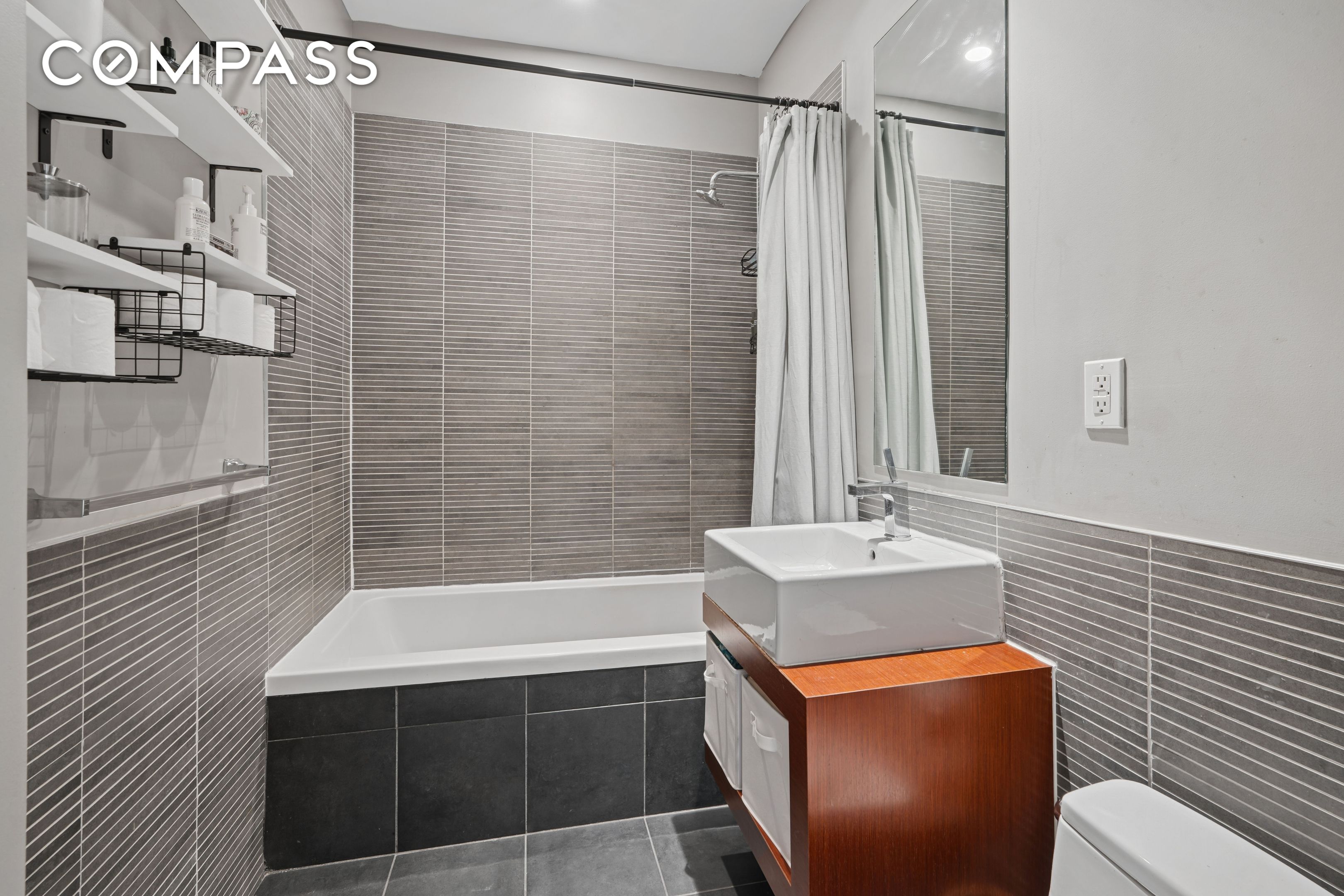 #13 photo, 242 S 1st Street, ブルックリン区 Williamsburg , NY 11211