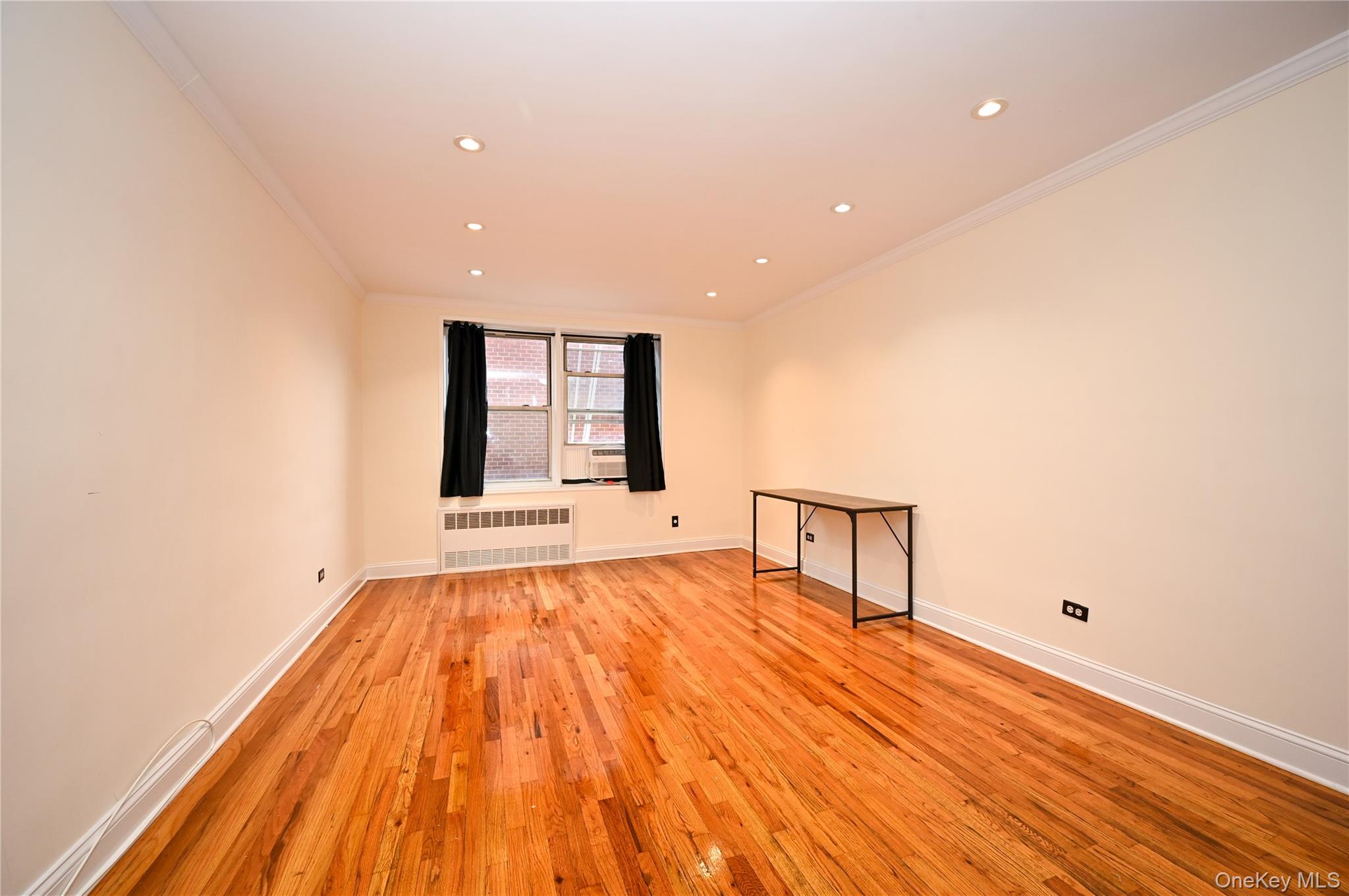 #2 photo, 222-89 Braddock Avenue, クイーンズ区 Bellerose , NY 11428