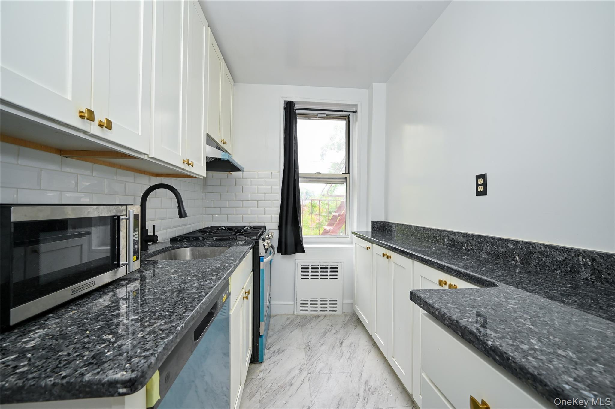 #6 photo, 222-89 Braddock Avenue, クイーンズ区 Bellerose , NY 11428