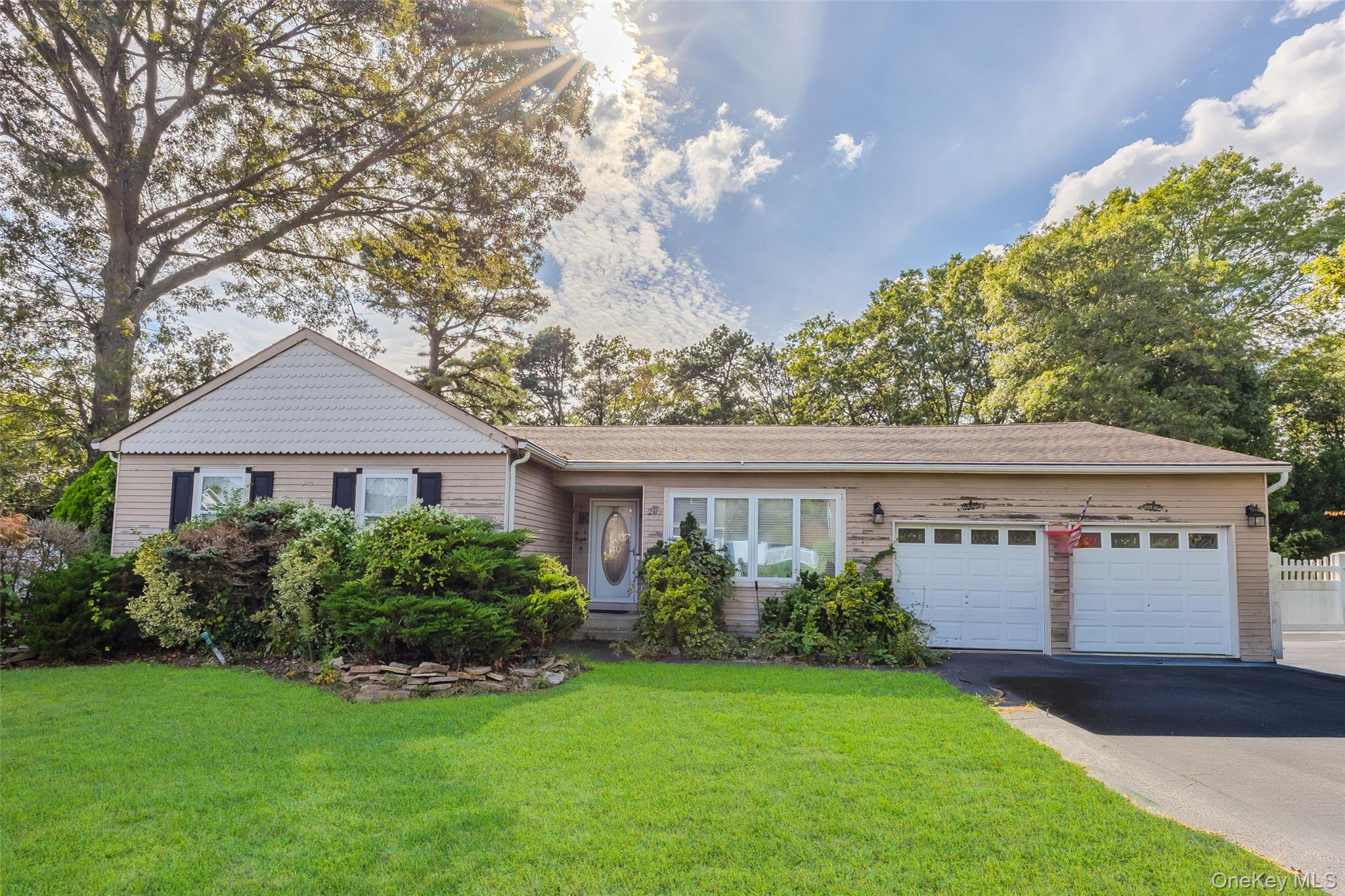 #1 photo, 20 Westminster Drive, 东长岛 Bohemia , NY 11716