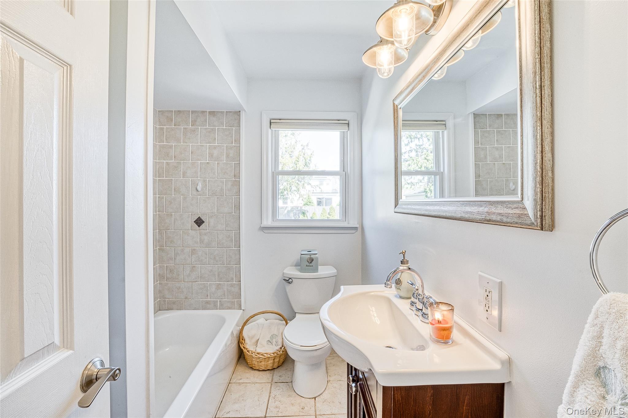 #12 photo, 210 11th Street, West Babylon , NY 11704