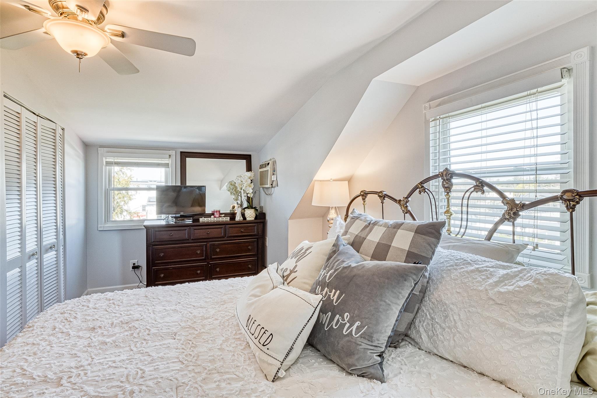 #20 photo, 210 11th Street, West Babylon , NY 11704