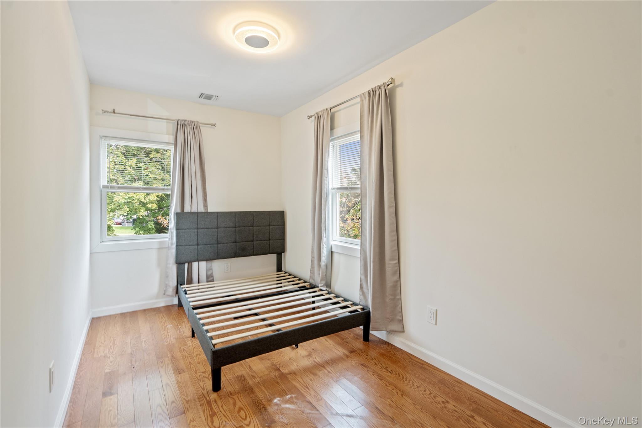 #12 photo, 89 5th Avenue, Westbury , NY 11590