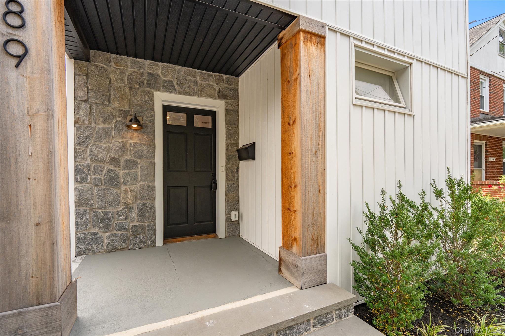 #5 photo, 89 5th Avenue, Westbury , NY 11590