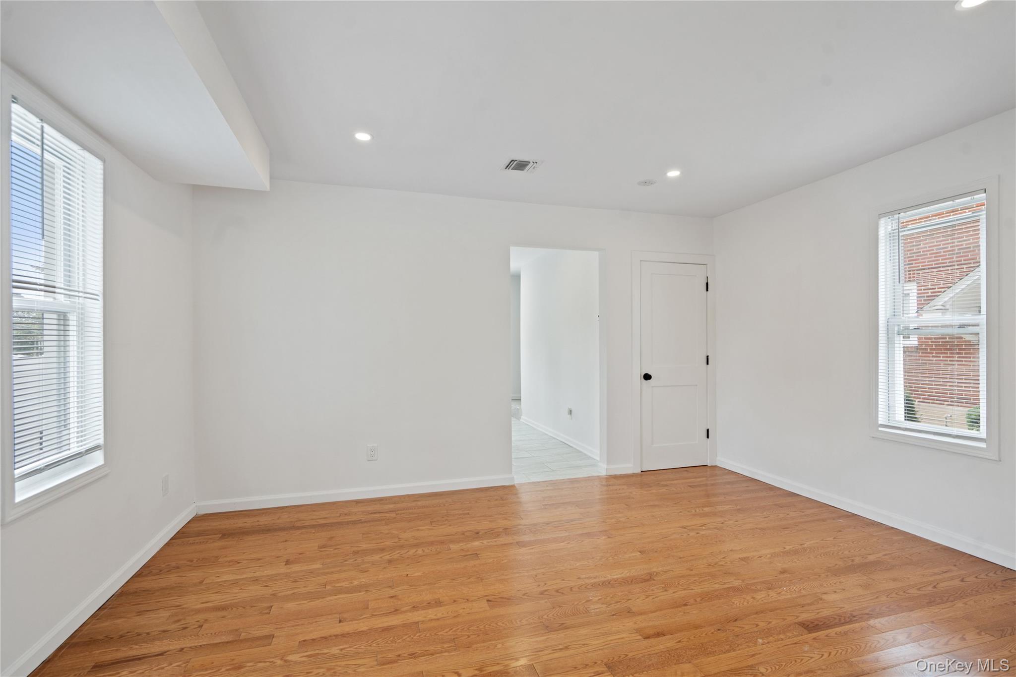 #6 photo, 89 5th Avenue, Westbury , NY 11590