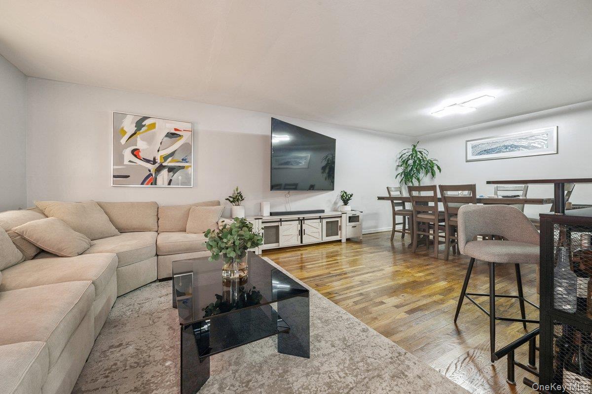 #4 photo, 8948 Pontiac Street, كوينز Jamaica , NY 11427