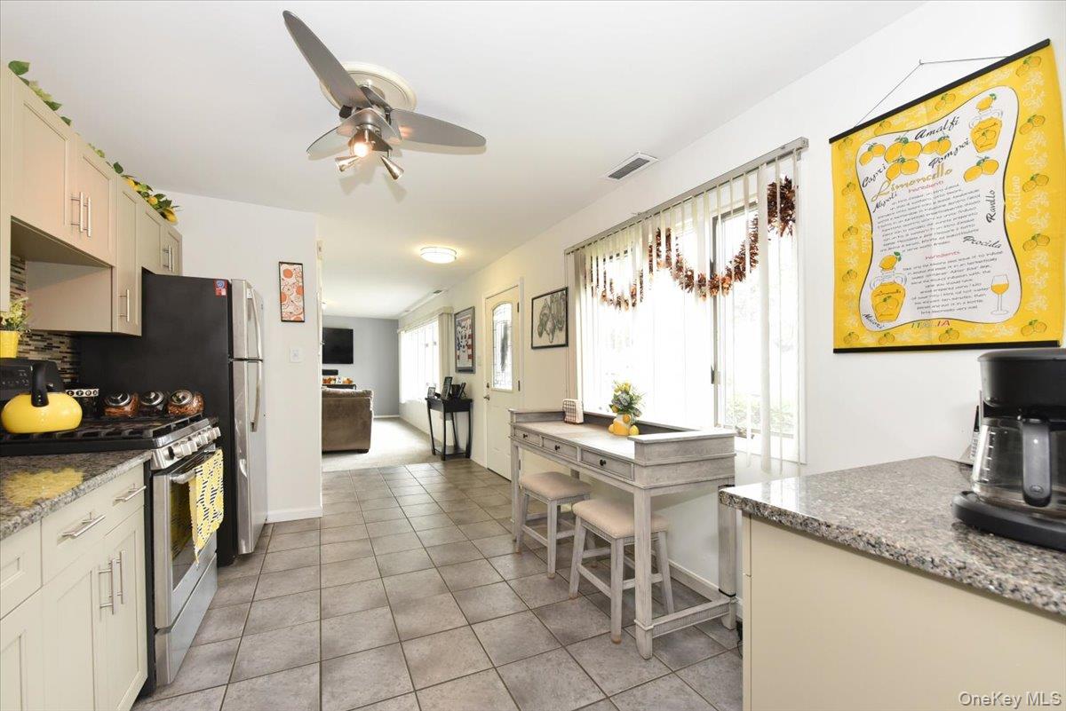 #12 photo, 72 Koehl Street, Massapequa Park , NY 11762