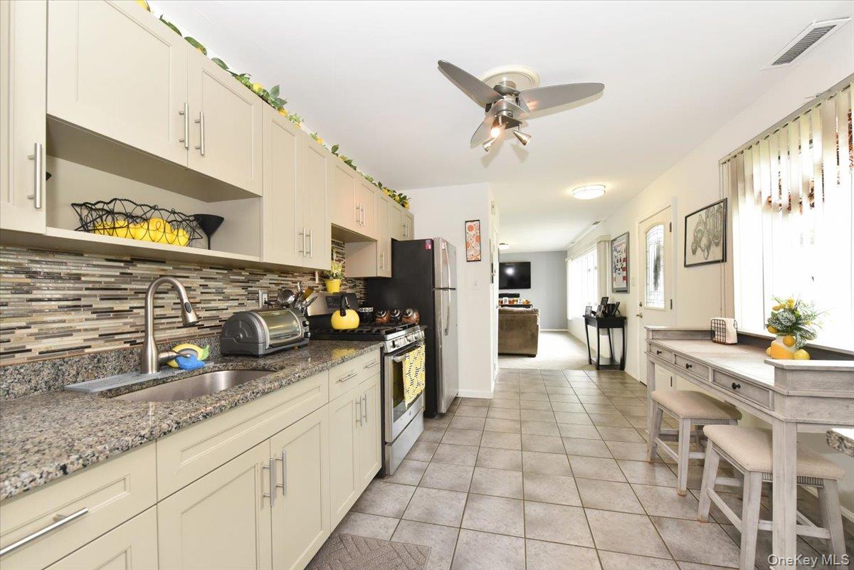 #13 photo, 72 Koehl Street, Massapequa Park , NY 11762