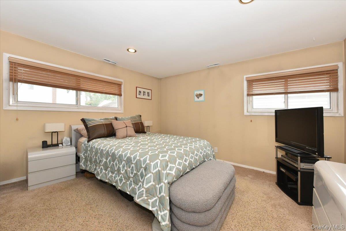 #18 photo, 72 Koehl Street, Massapequa Park , NY 11762