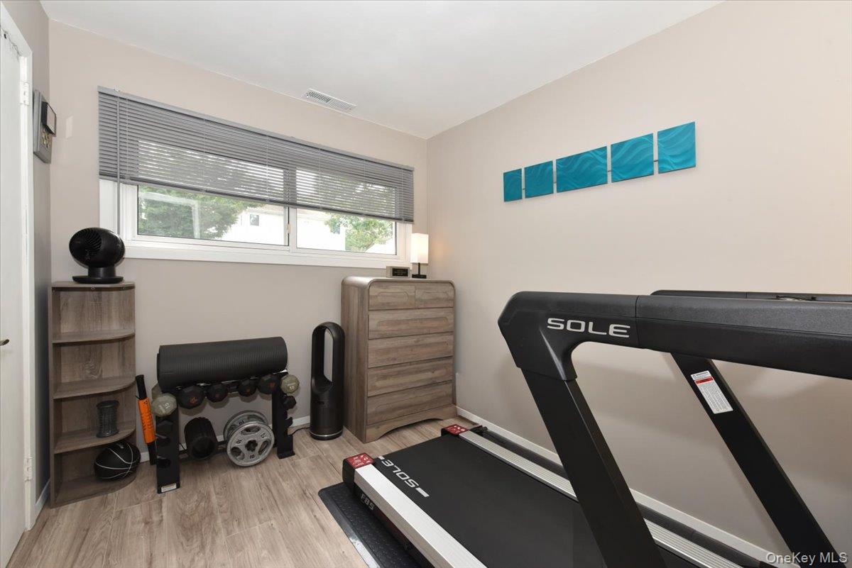 #20 photo, 72 Koehl Street, Massapequa Park , NY 11762