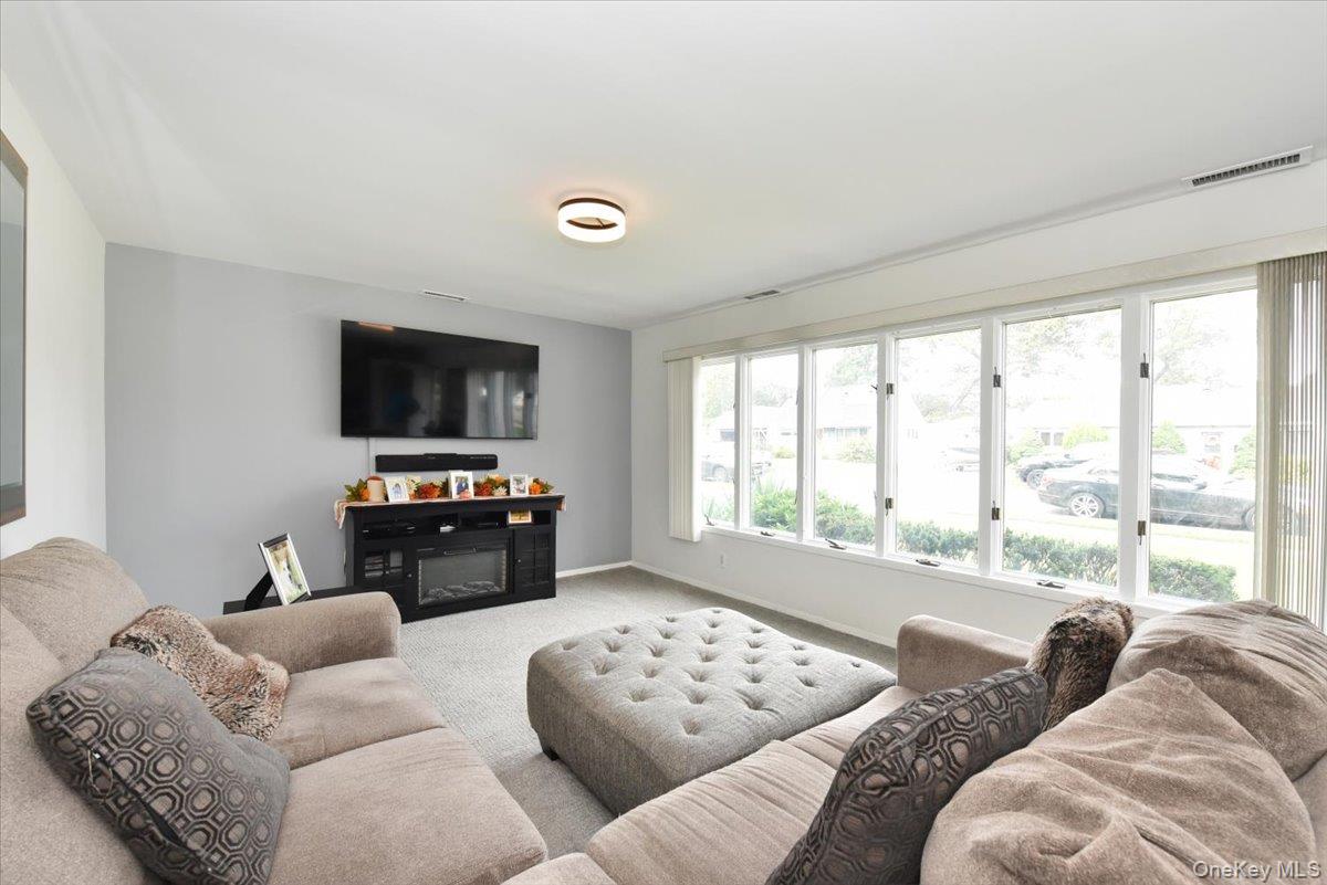 #7 photo, 72 Koehl Street, Massapequa Park , NY 11762