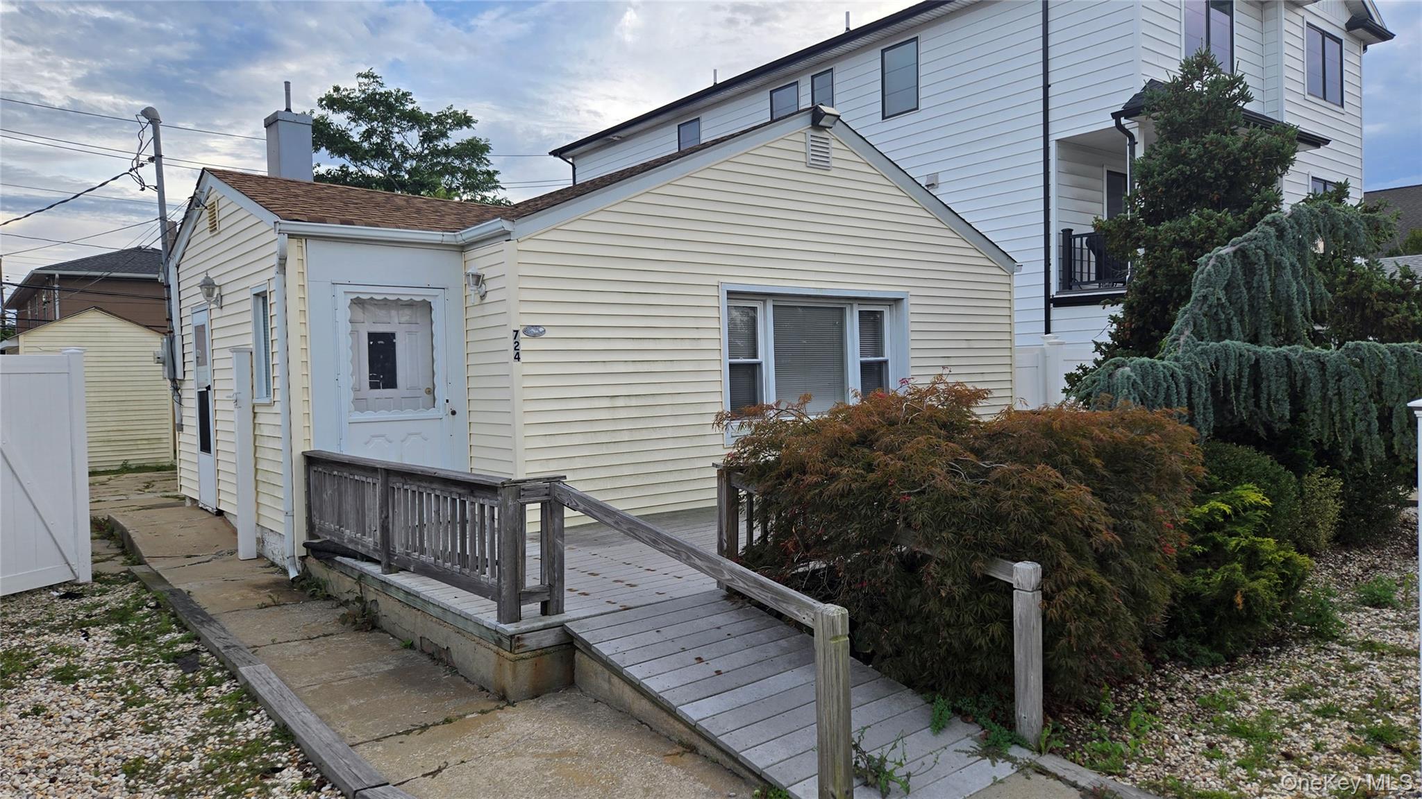 #1 photo, 724 E Park Avenue, ナッソー郡 Long Beach , NY 11561