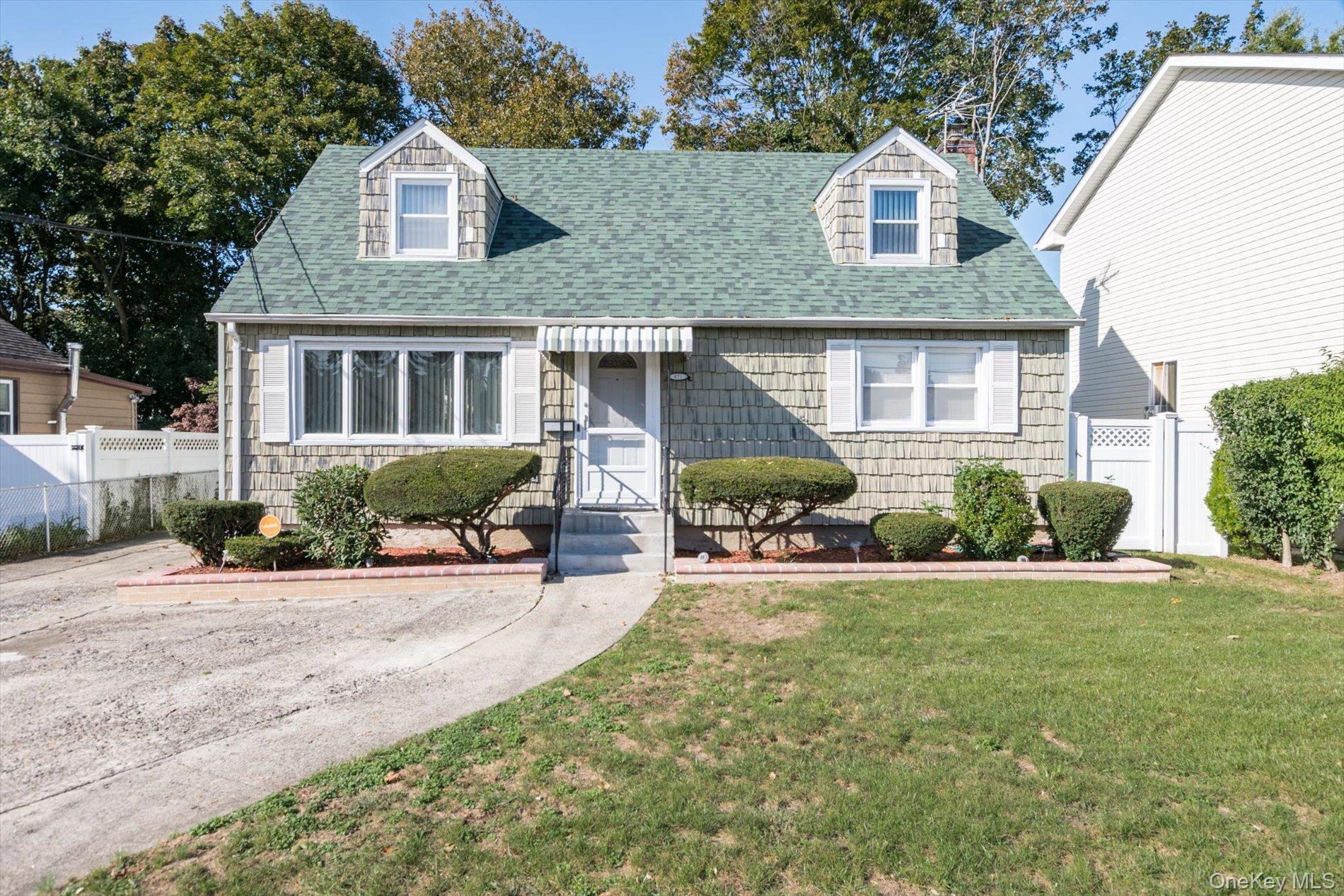 #1 photo, 472 Emerson Street, Uniondale , NY 11553