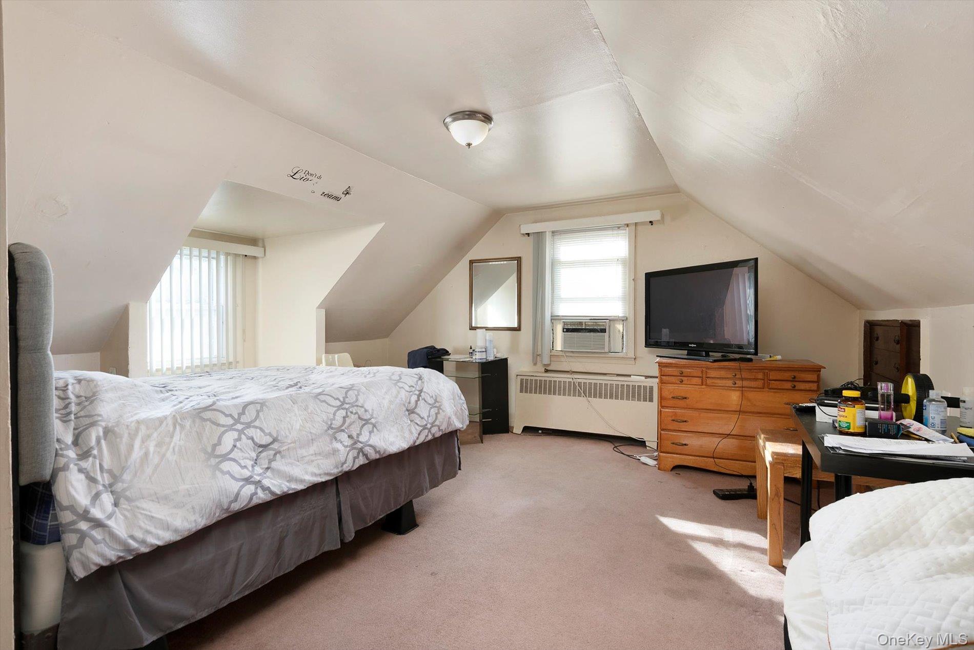 #13 photo, 472 Emerson Street, Uniondale , NY 11553