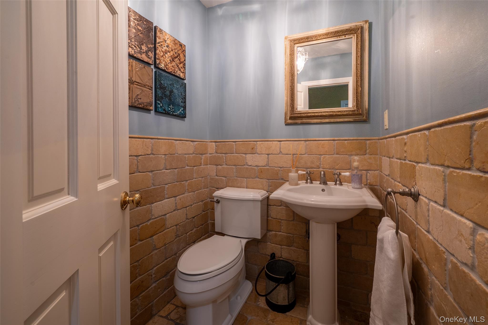 #15 photo, 17 John Daves Lane, Huntington , NY 11743