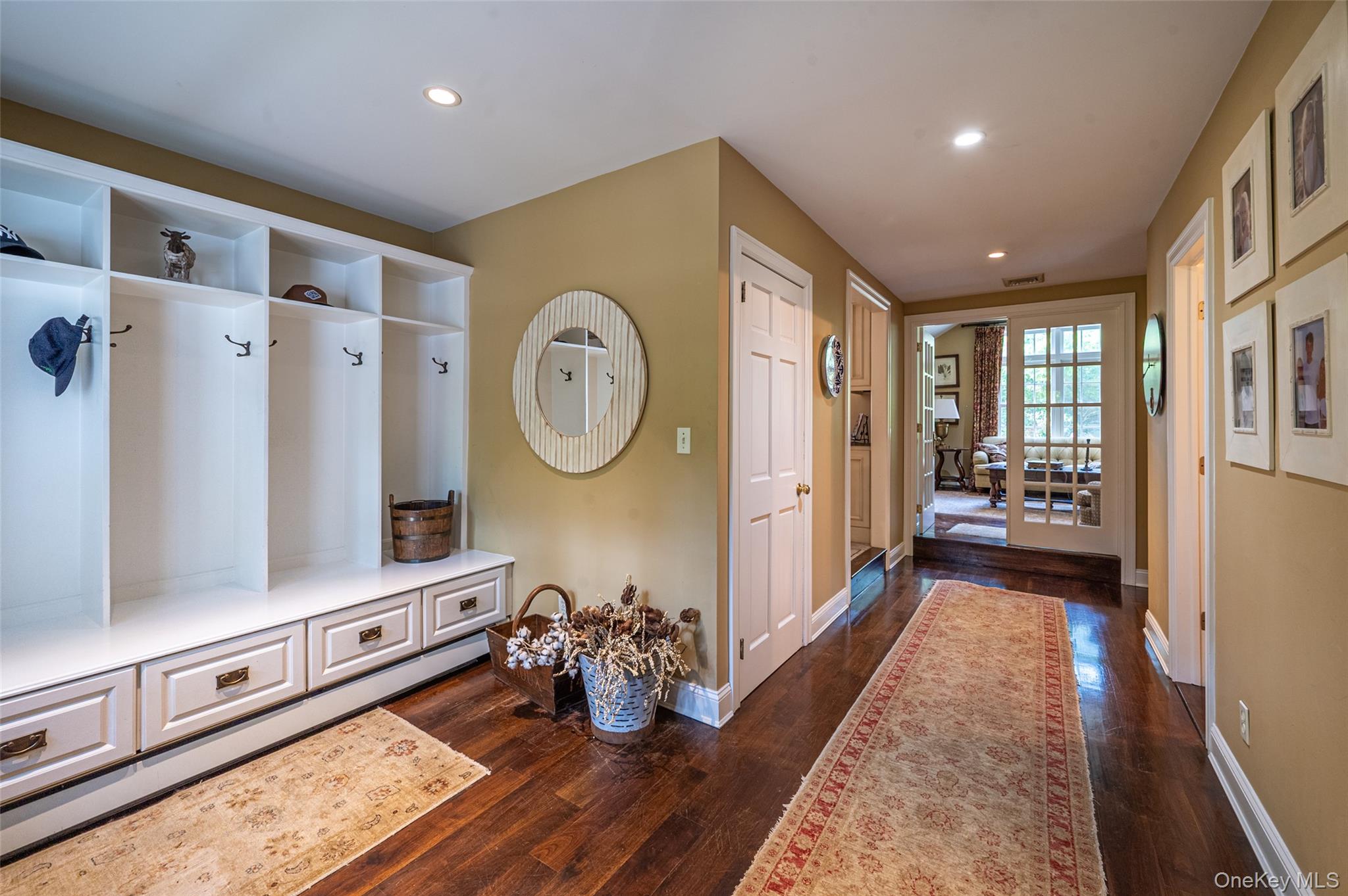 #16 photo, 17 John Daves Lane, Huntington , NY 11743