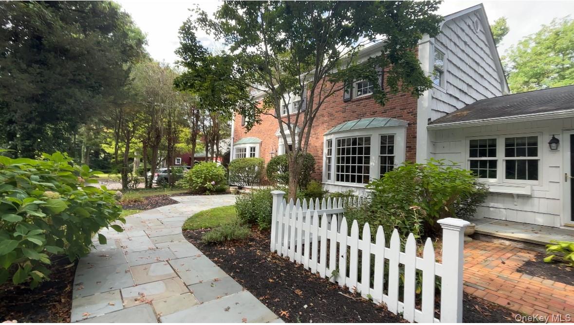 #2 photo, 17 John Daves Lane, Huntington , NY 11743