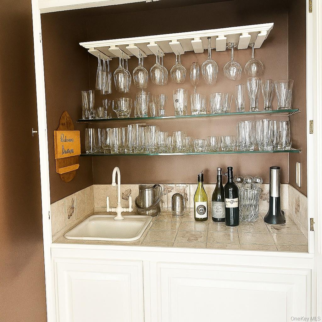 #8 photo, 17 John Daves Lane, Huntington , NY 11743