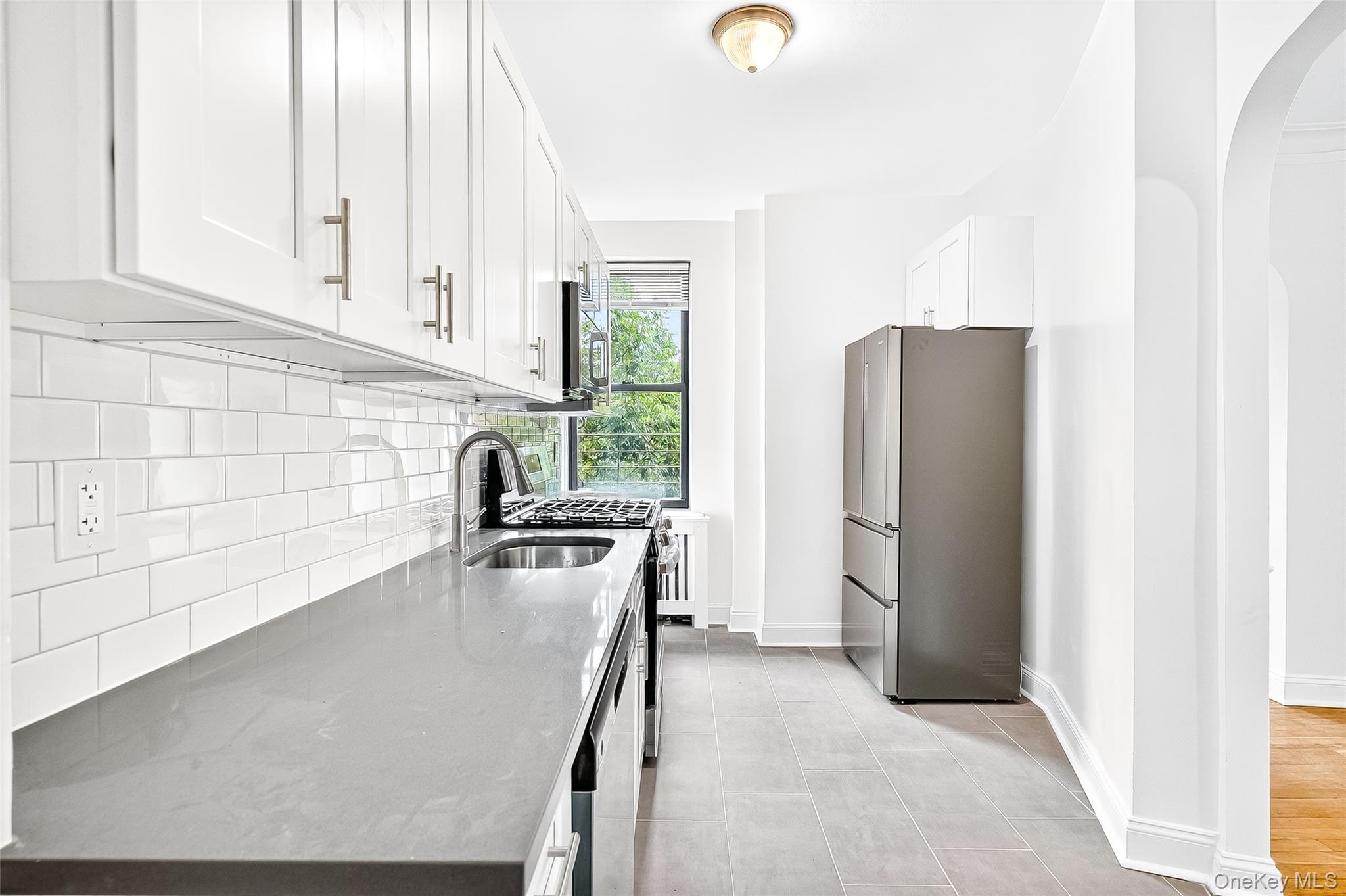 #17 photo, 190 E Mosholu Parkway, Bronx , NY 10458