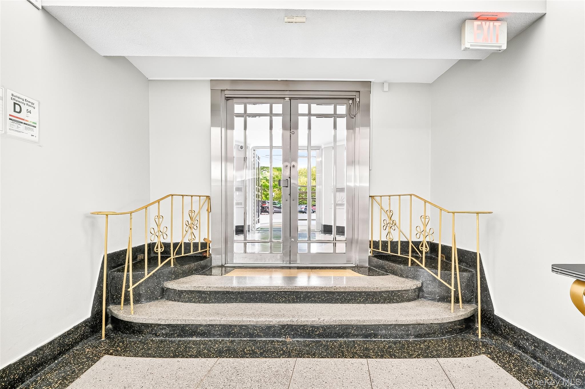 #5 photo, 190 E Mosholu Parkway, Bronx , NY 10458