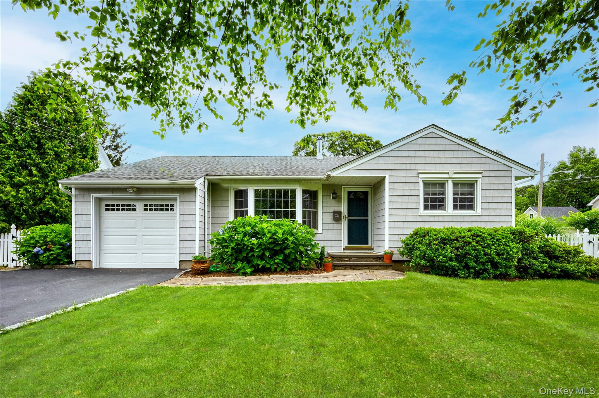 #1 photo, 287 4th Avenue, Saint James , NY 11780