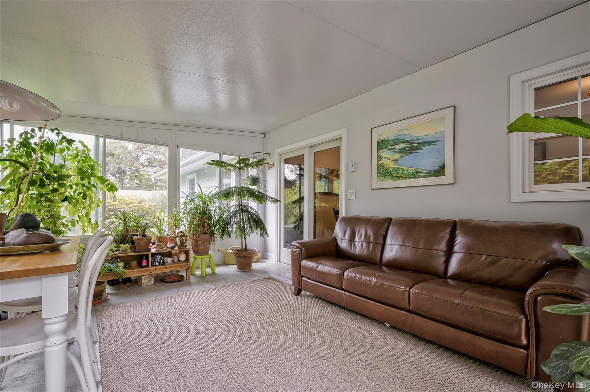 #10 photo, 287 4th Avenue, Saint James , NY 11780