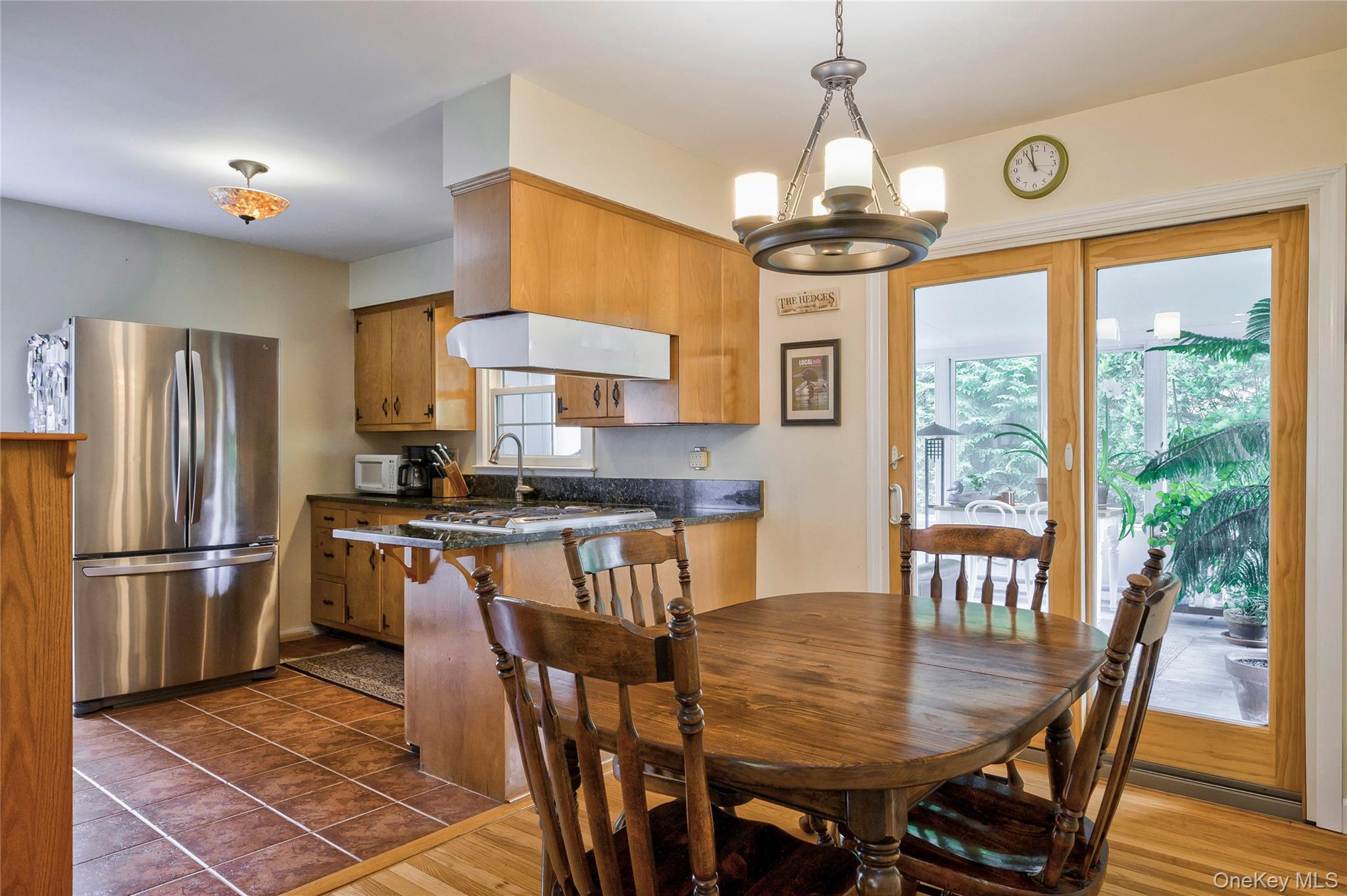 #13 photo, 287 4th Avenue, Saint James , NY 11780