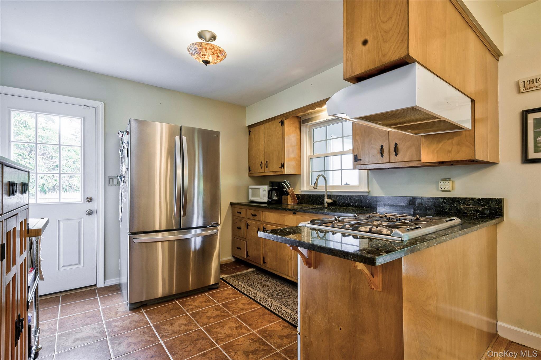 #14 photo, 287 4th Avenue, Saint James , NY 11780