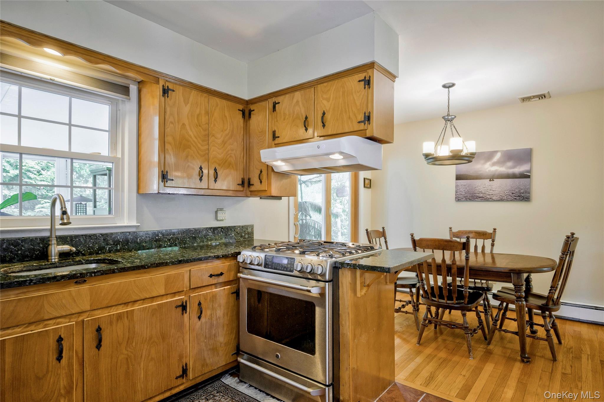 #16 photo, 287 4th Avenue, Saint James , NY 11780