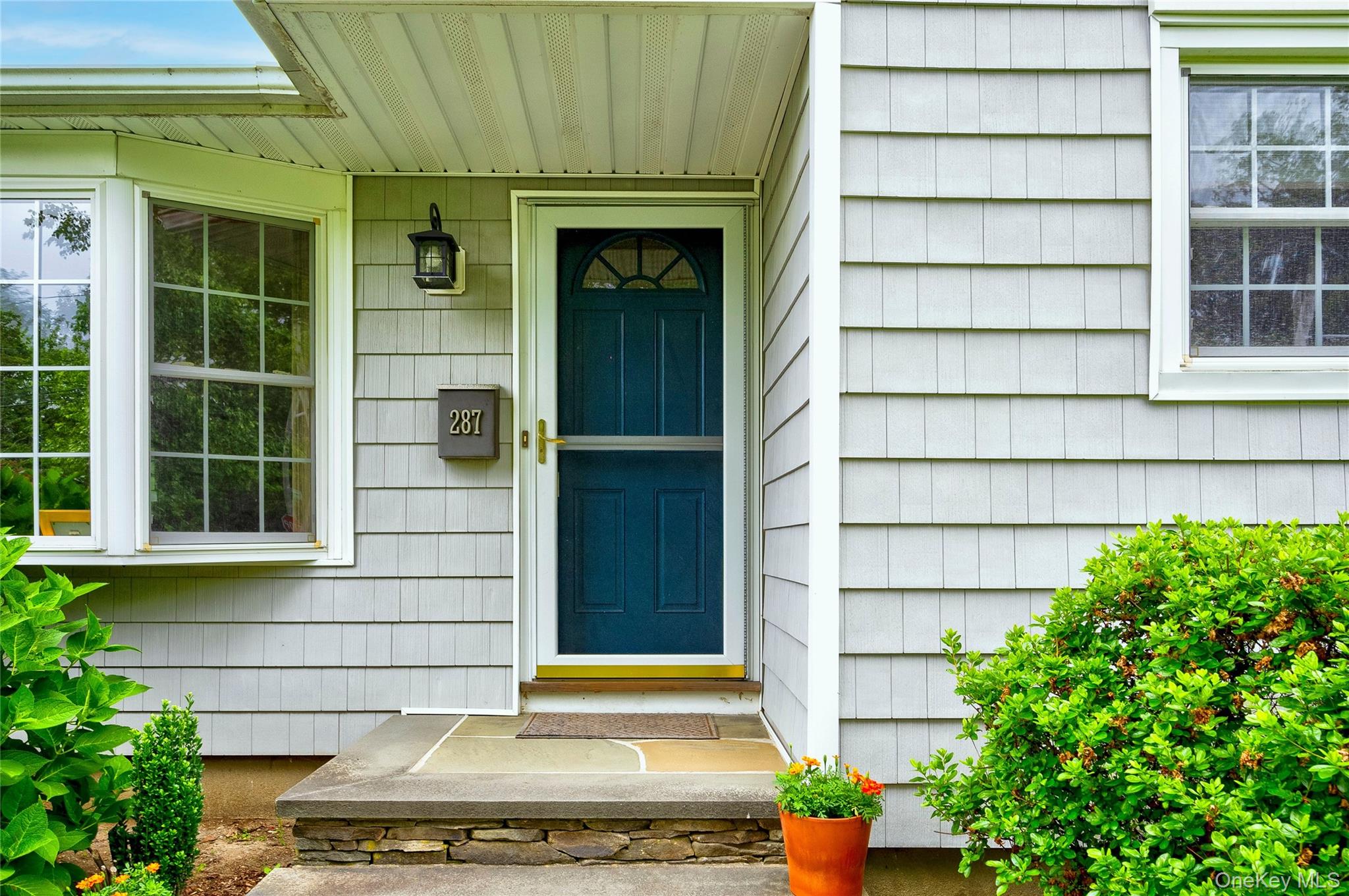 #3 photo, 287 4th Avenue, Saint James , NY 11780