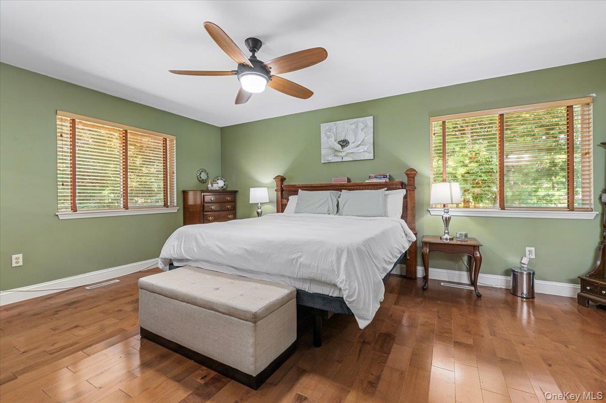 #11 photo, 101 Plymouth Avenue, East Patchogue , NY 11772