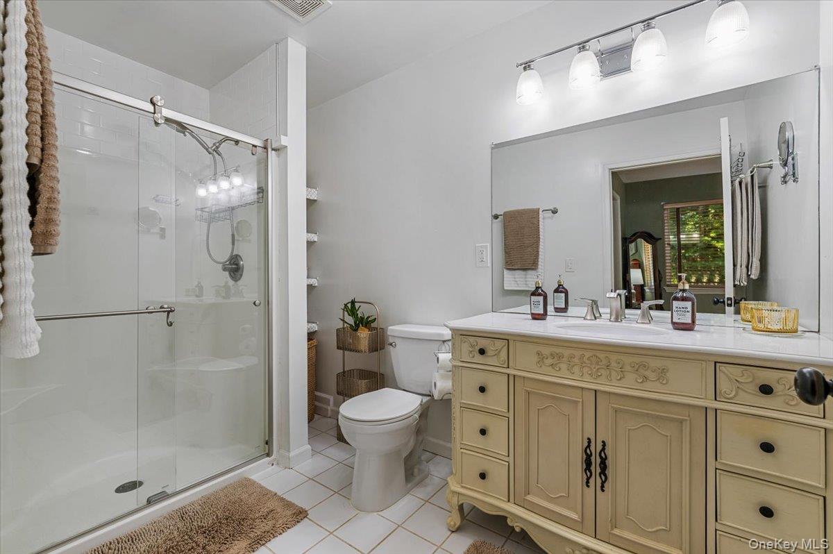 #14 photo, 101 Plymouth Avenue, East Patchogue , NY 11772