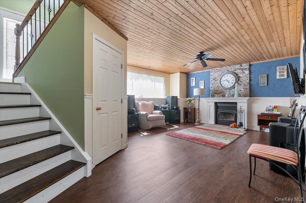 #15 photo, 101 Plymouth Avenue, East Patchogue , NY 11772