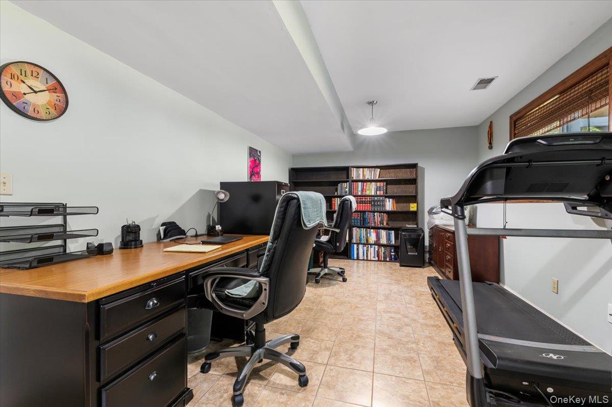 #18 photo, 101 Plymouth Avenue, East Patchogue , NY 11772