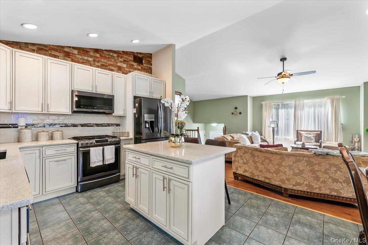 #9 photo, 101 Plymouth Avenue, East Patchogue , NY 11772