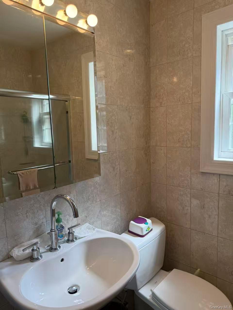 #4 photo, 67-56 223nd Place, クイーンズ区 Bayside , NY 11364