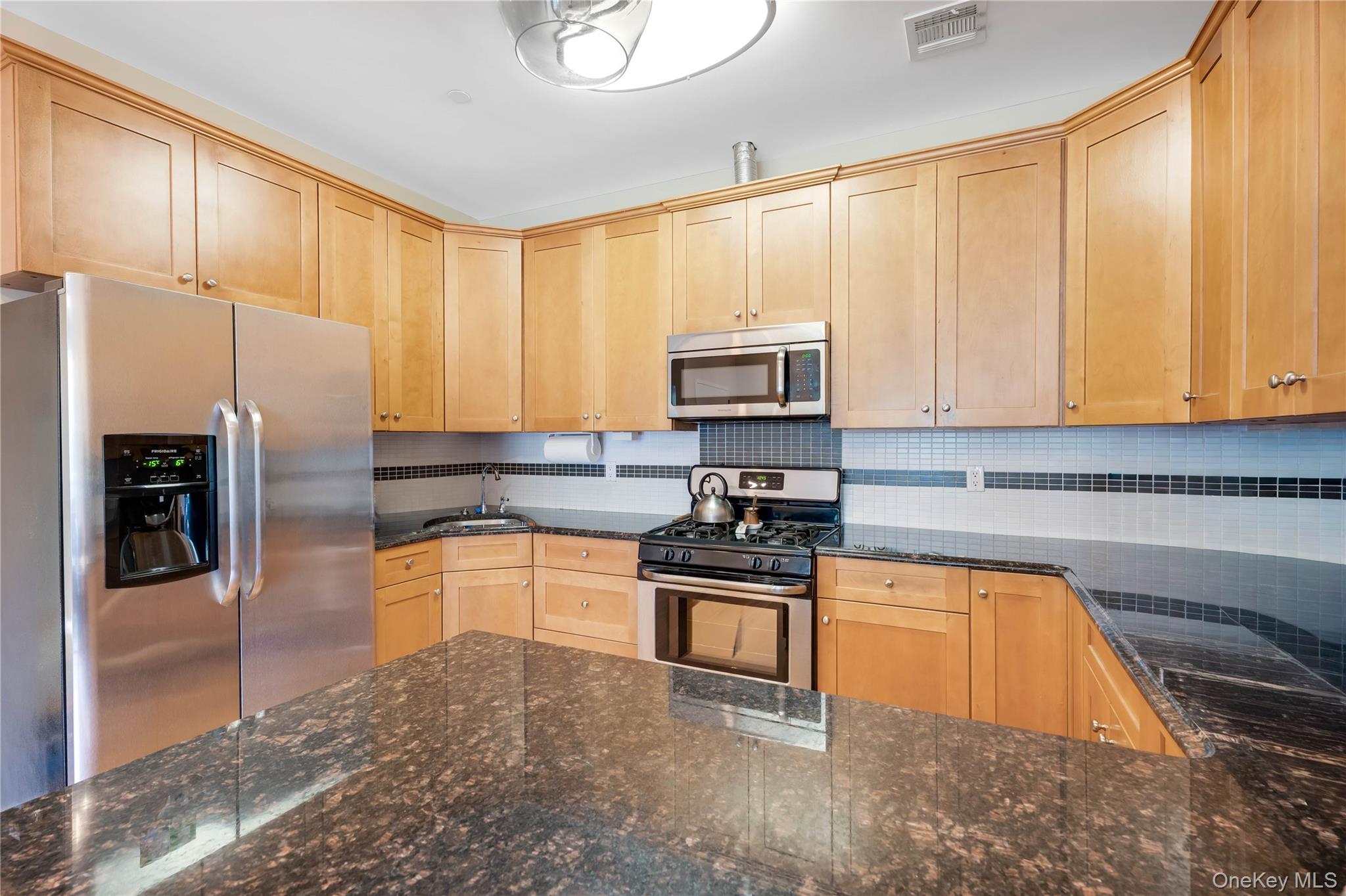 #4 photo, 1492 E 12th Street, ブルックリン区 Brooklyn , NY 11230