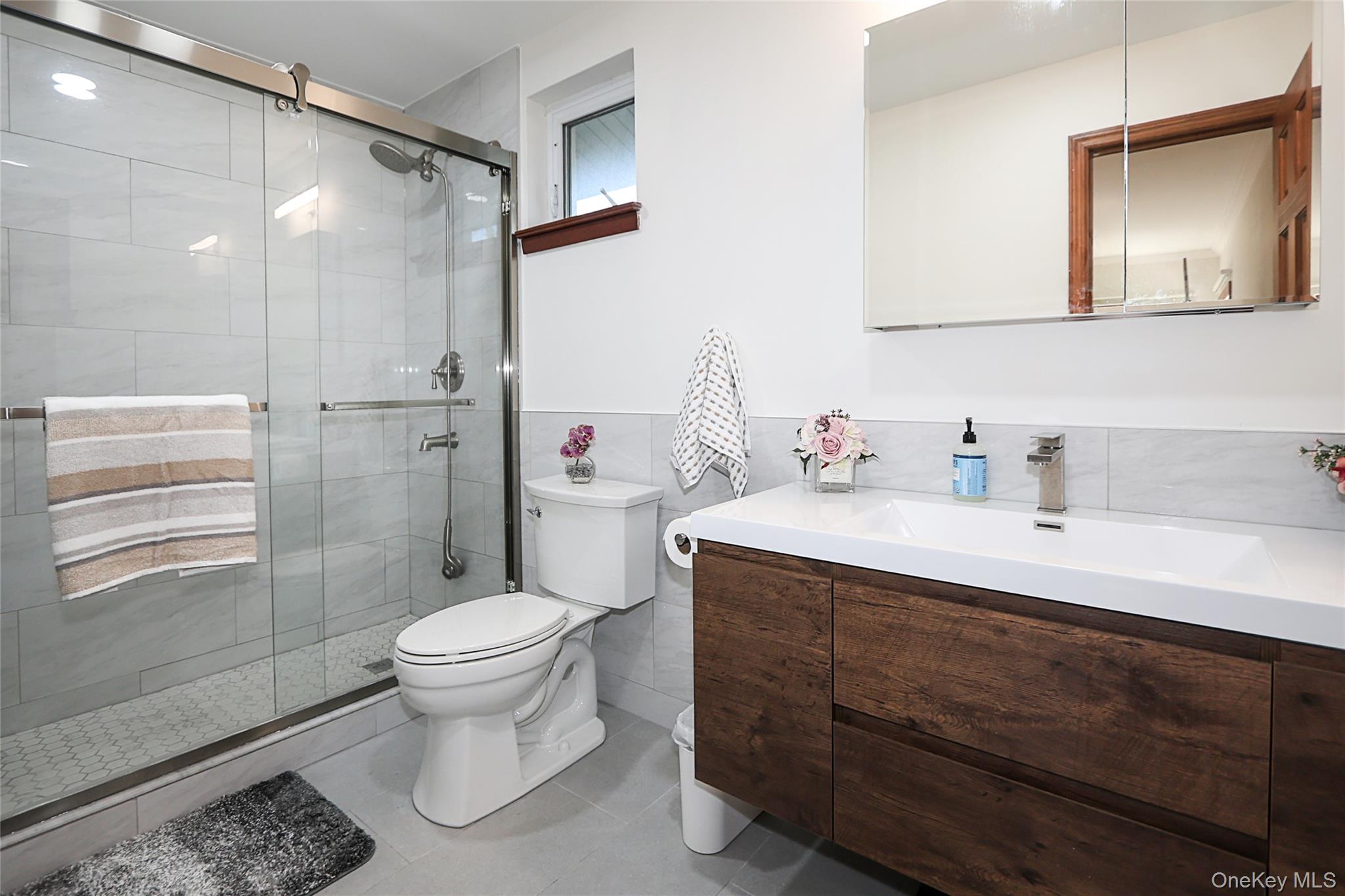 #18 photo, 6 Lewis Avenue, Jericho , NY 11753