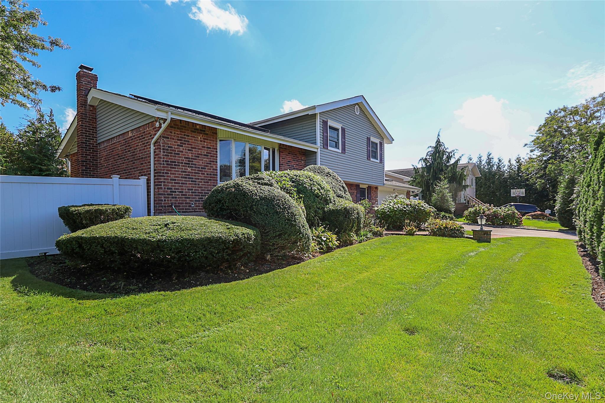 #3 photo, 6 Lewis Avenue, Jericho , NY 11753