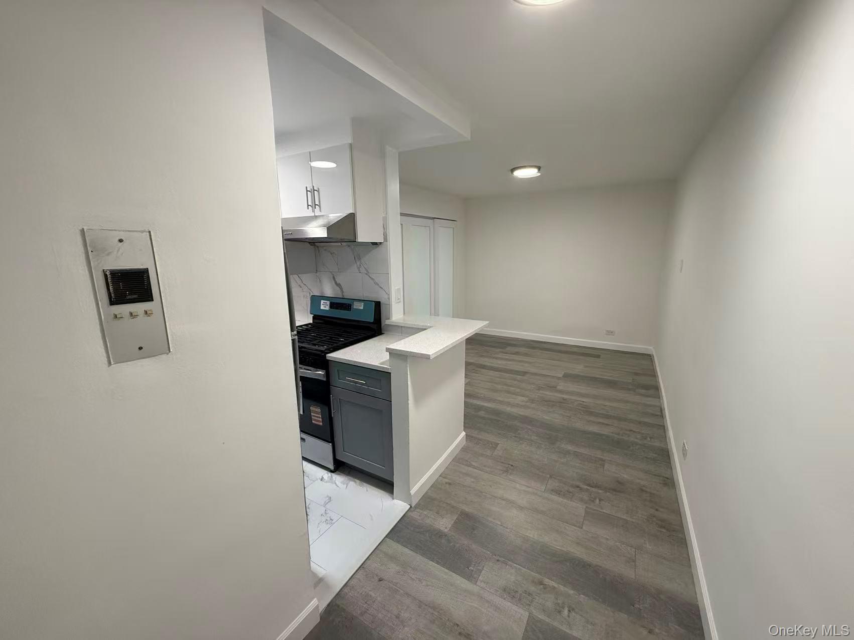 #3 photo, 42-26 81st Street, クイーンズ区 Elmhurst , NY 11373